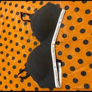 Victoria Secret T-Shirt lightly lined wireless bra